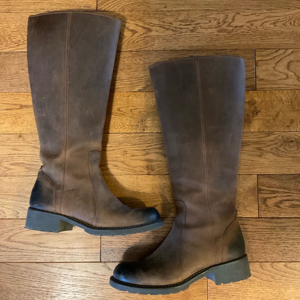 Clarks leather tall country style boots tan, size 37 UK 4, US 6